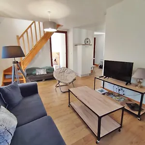 https://lalexiane-centre-luchon-parking-wifi.midi-pyreneeshotels.com
